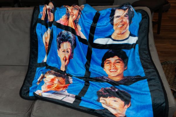 The Brady Bunch Fleece Throw Blanket | 45 x 60 Inches Discount - Image 5